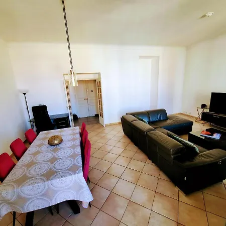 3 Pieces Carre D'or A Appartement *